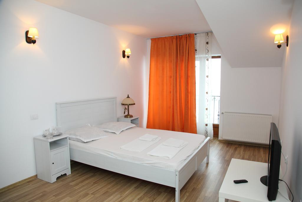 Hotel Rodiv Găeşti Room photo
